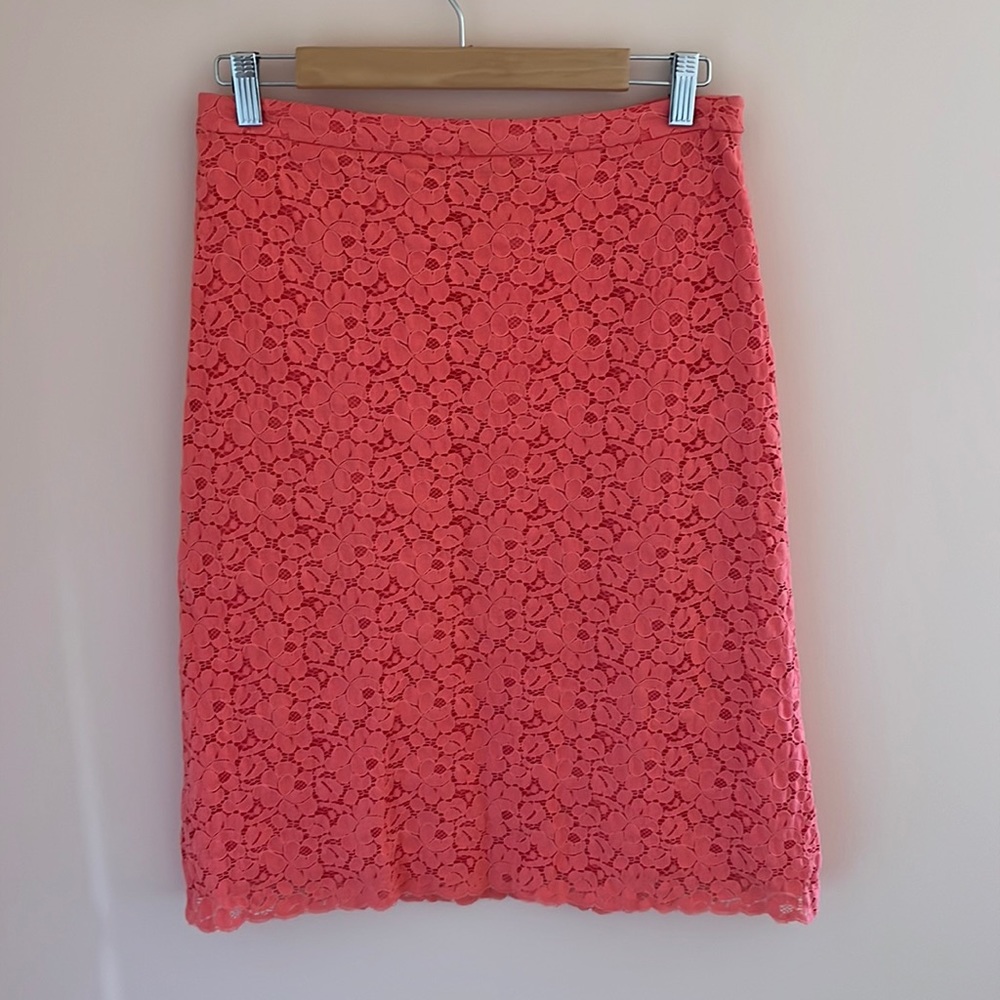 Banana Republic size 6 pink a-line pencil skirt with lacy floral overlay